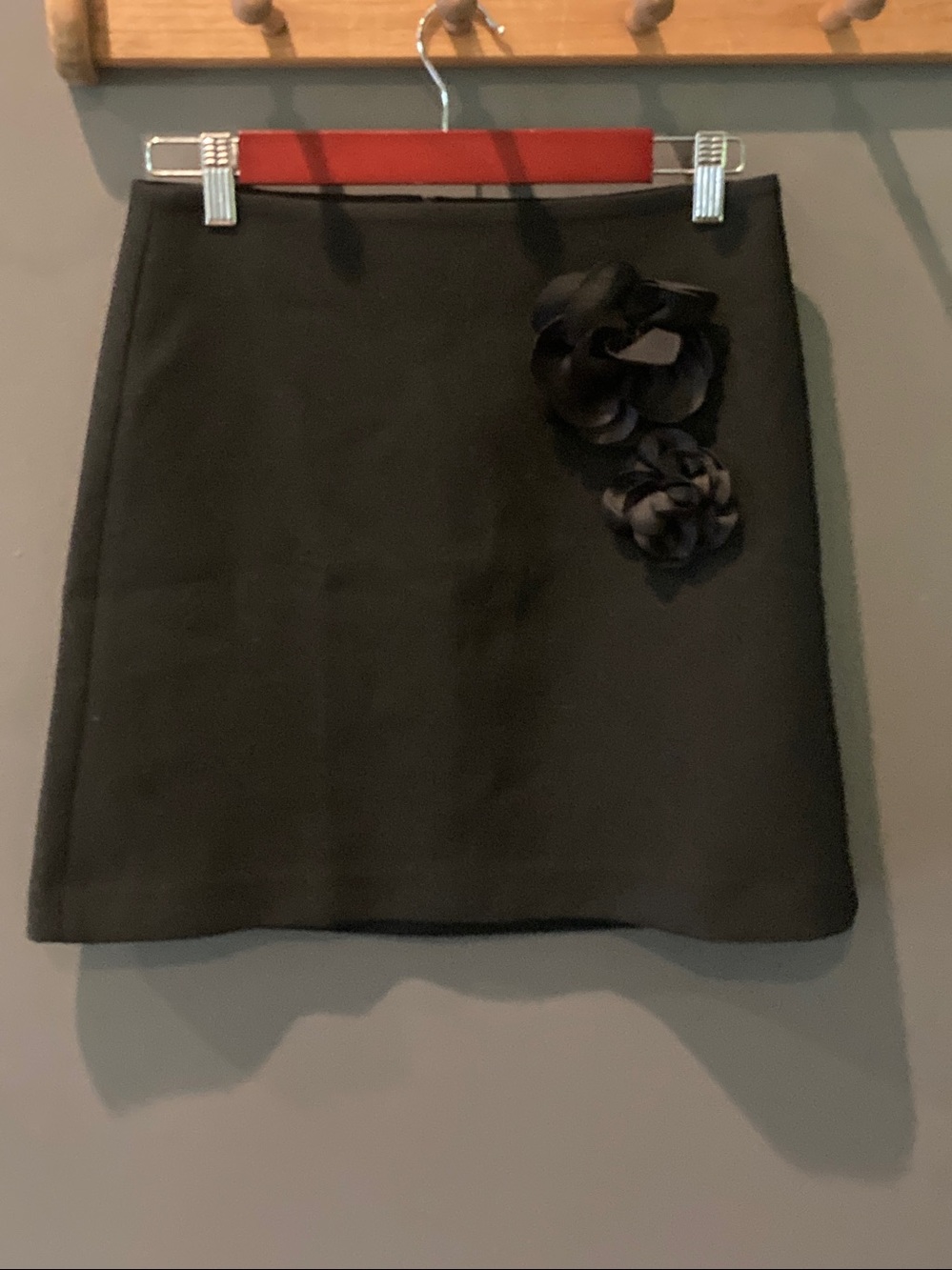 Anthropologie Maeve size 4  black short skirt with floral details EUC